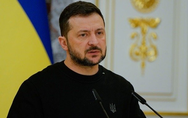 Зеленский: «Урушнинг иссиқ босқичини» тугатиш учун Украинанинг босиб олинмаган қисмларига НАТО аъзолигини таклиф қилиш керак