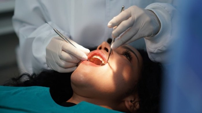 Британияликлар тиш эмалини тўлиқ тиклайдиган дунёдаги биринчи гелни яратди