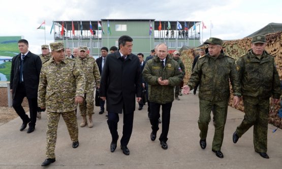 Путин чақирганди, Жээнбеков учиб борди Путин чақирганди, Жээнбеков учиб борди