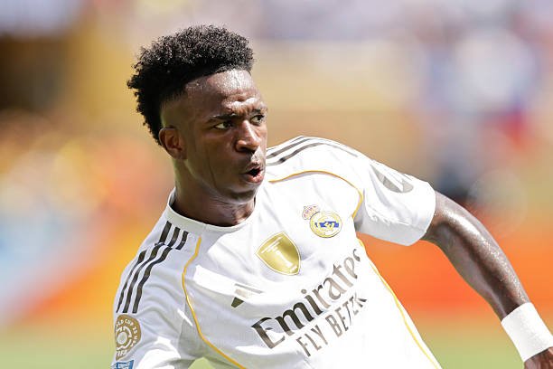 Қайсар Винисиус "Реал"нинг навбатдаги таклифини рад этди. У Мбаппе билан бир хил маош олмоқчи