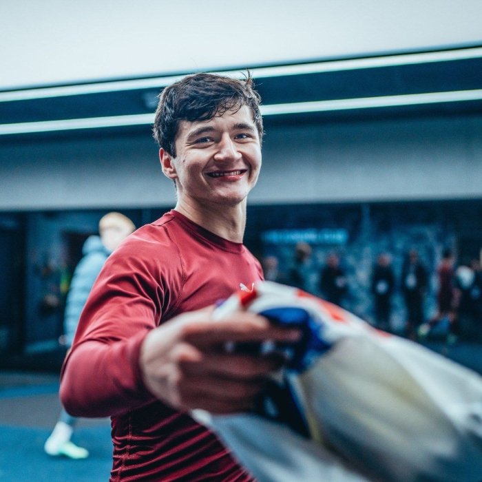 Гвардиола "Ҳусанов аллақачон кийиниш хонасининг ёқимтойига айланган"