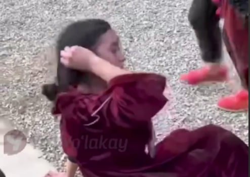 Xotin porno tube Bachadon boyni ishqalanish porno video