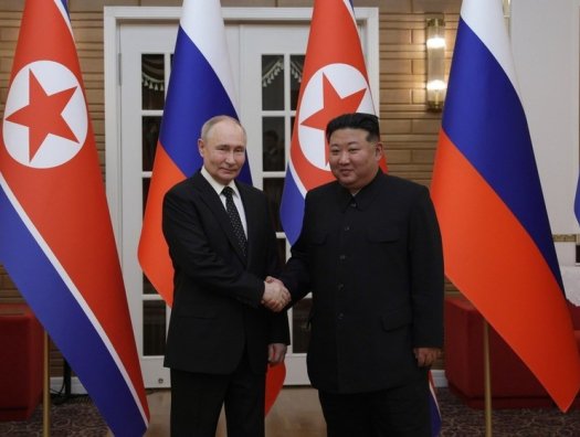 Putin Kim Chen Inga bobosining portretini sovg‘a qildi