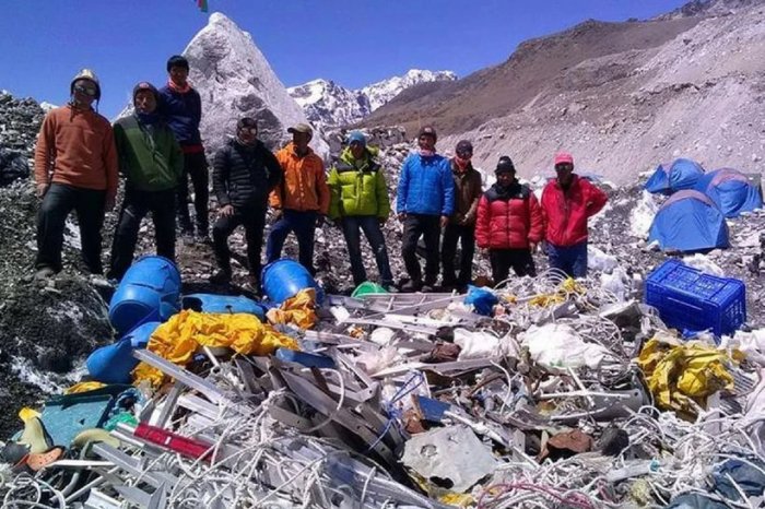 Everest cho‘qqisidan 11 tonna chiqindi yig‘ib olindi