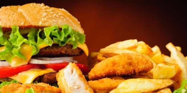 Пастдарғомда фуқаролар "fast-food" дан захарланди Пастдарғомда фуқаролар "fast-food" дан захарланди