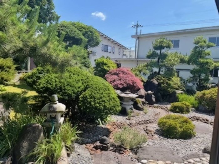 Японияда 12 хонали қадимий уй текинга берилади