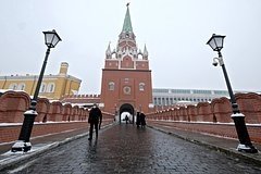 Франция вакиллари Москвага тинчлик таклифи билан келди, аммо рад жавобини олди