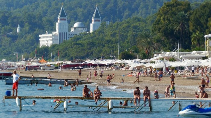 Antaliya shahar hokimiyati: turizm sektori Rossiya va Turkiya to‘lovlar bo‘yicha yechim topishiga umid qilmoqda
