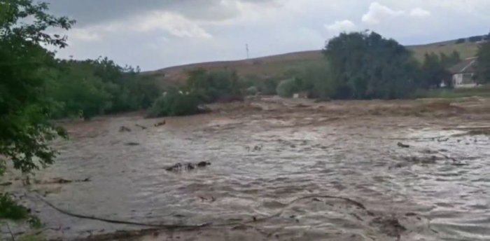 Navoiy viloyatida kuzatilgan sel-suv oqimlari to‘g‘risida ma’lumot berildi
