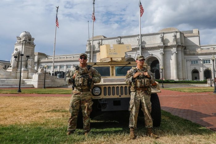 Chikago gubernatori Trampning bu harakatini "harbiy bosqin" deb atadi