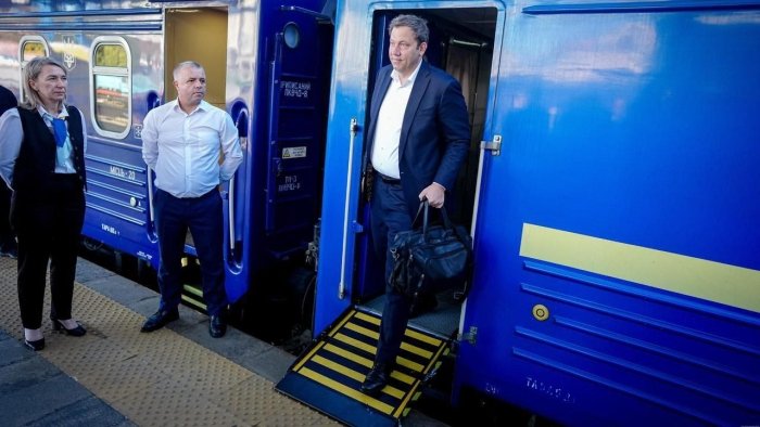  Германия вице-канцлери кутилмаган ташриф билан Киевга келди — Deutsche Welle 