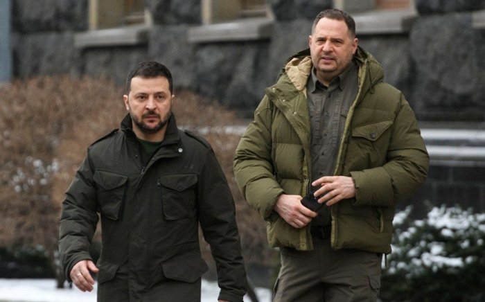 Зеленскийга яқин шахслар унга президент девони раҳбари Ермакни ишдан бўшатишни маслаҳат бермоқда