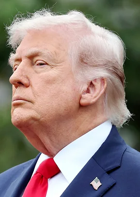 Трамп: Эрон Хормуз бўғозини очишни сўради