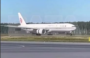 Лондондан Пекинга учаётган Boeing самолёти Россиянинг Нижневартовск шаҳрига фавқулодда қўнди — ОАВ