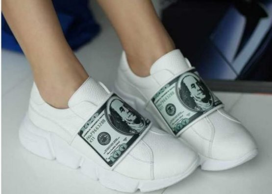 18 yoshli talabaning qiniga katta qora xoroz minib otirganida suti oqadi. Ijtimoiy tarmoqlardan shaxsiy porno videolar