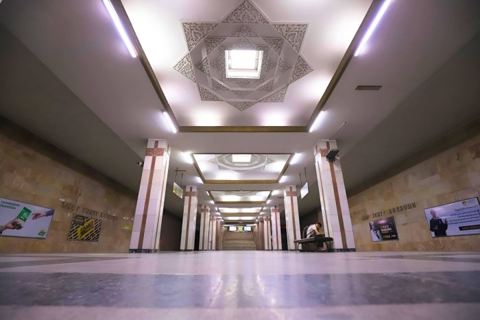 Toshkent metrosida Amir Temur tavalludining 690 yilligi munosabati bilan bezatilgan poyezd harakatlanadi