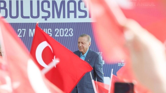 Эрдўған партияси Туркия парламентида устунликни сақлаб қолди
