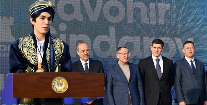 ФИДЕ Жаҳон кубогининг энг ёш чемпиони Жавоҳир Синдоров тантанали кутиб олинди (фото)