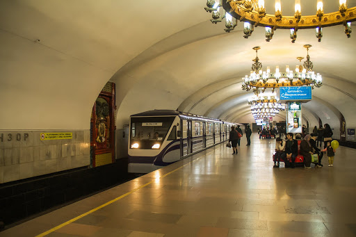 Toshkent metrosida yana muammo: «Chilonzor» metro bekatida vagon eshiklari ochilmay qoldi (VIDEO)