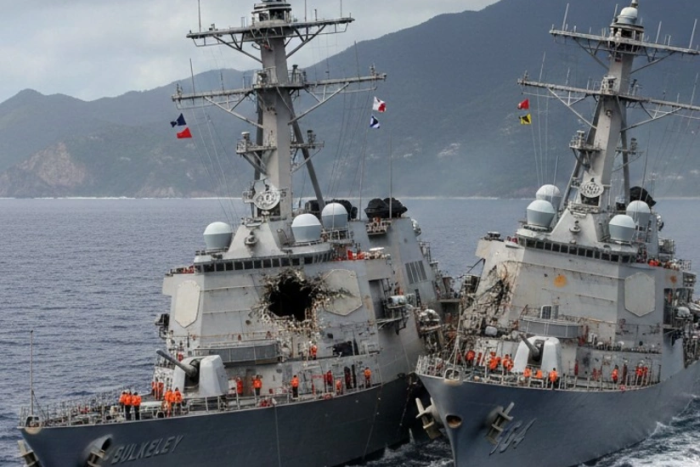 AQShda ikki harbiy kema to‘qnashdi