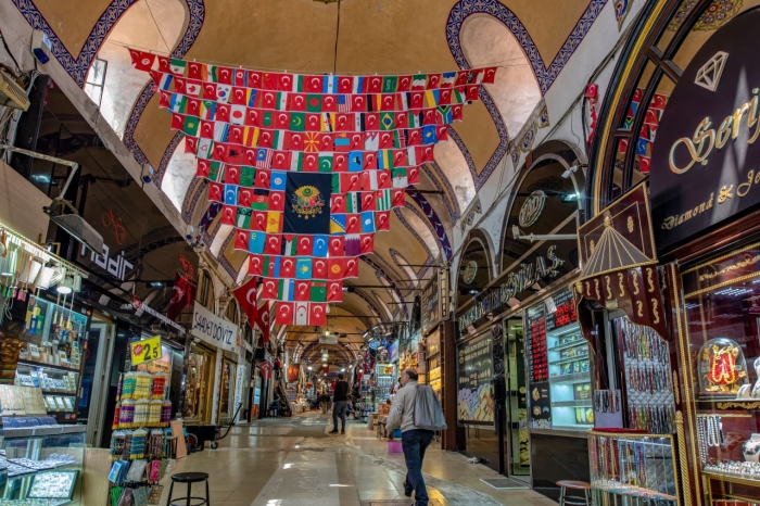 Istanbulning qadimiy “Grand Bazaar”i — Kapali Charshi