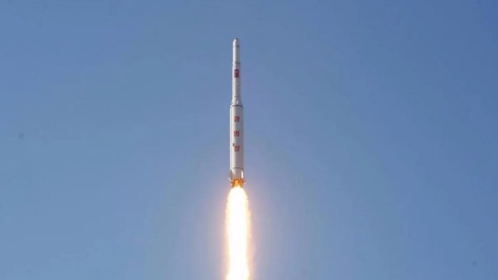 Shimoliy Koreyaning raketasi Yaponiyaning iqtisodiy zonasiga quladi
