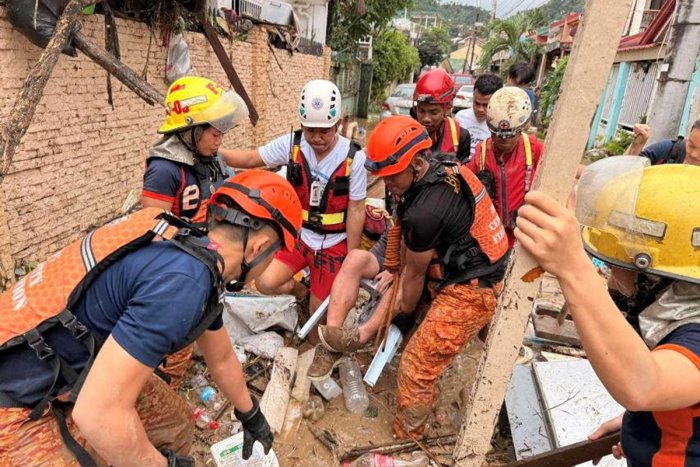 Филиппиндаги тайфун қурбонларини қутқариш учун 1300 дан ортиқ аскар сафарбар этилди