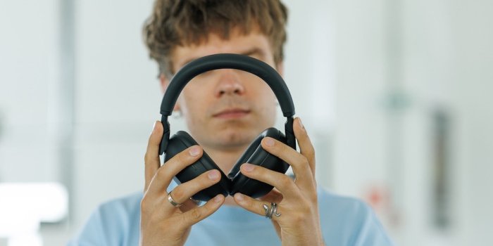 Машҳур брендлар қулоқчинларида хавфли кимёвий моддалар аниқланди