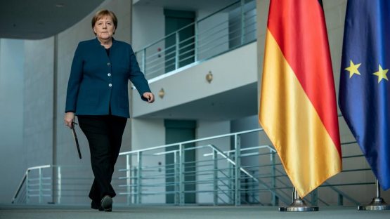 Германия канцлери Ангела Меркель карантиндан чиқди