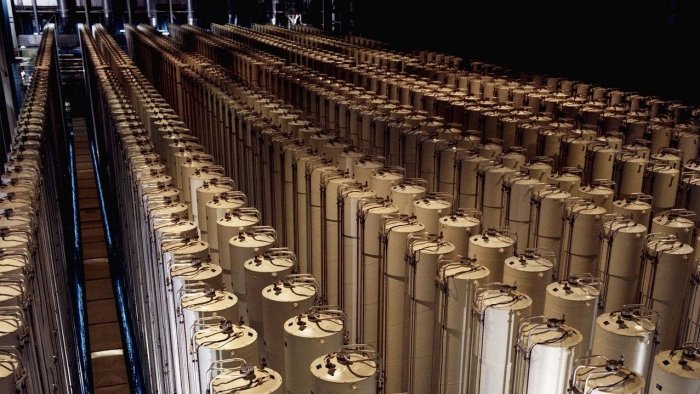 Hujum qilingan inshootlar vayronalari ostida Eron uran zaxiralari qolgani aytildi