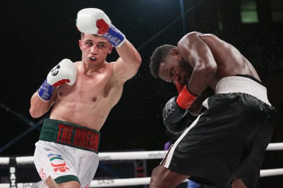 80-yillarning guruh pornosi, somonxonada uchta sherik ishtirok etgan