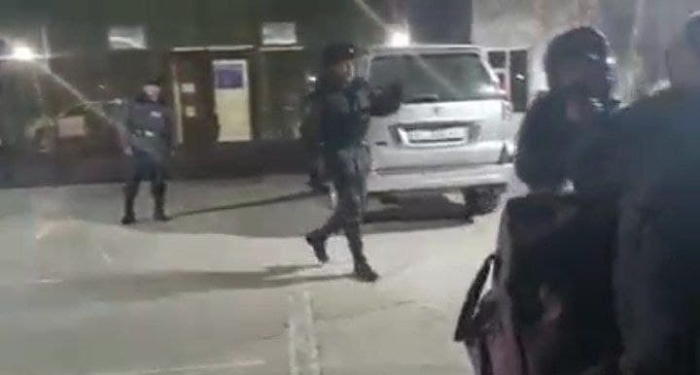 Қирғизистон Тожикистон билан чегарадош қишлоқлардан аҳолини эвакуация қилмоқда