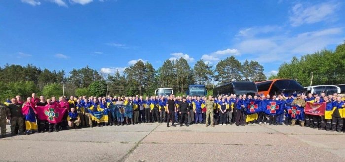 Россия Мудофаа вазирлиги Украина билан ҳарбий асирлар алмашинувининг иккинчи босқичи амалга оширилганини маълум қилди Россия Мудофаа вазирлиги Украина билан ҳарбий асирлар алмашинувининг иккинчи босқичи амалга оширилганини маълум қилди
