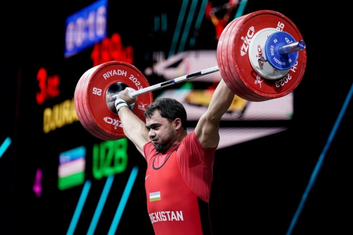 Og‘ir atletika: Akbar Jo‘rayev Jahon chempionatini 2 ta oltin va 1 ta kumush medal bilan yakunladi Og‘ir atletika: Akbar Jo‘rayev Jahon chempionatini 2 ta oltin va 1 ta kumush medal bilan yakunladi
