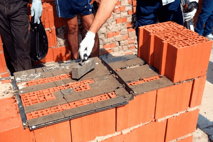 Est li u keramobloka slabie storoni