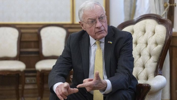 Украина урушни ҳозирги тўқнашув чизиқлари бўйича музлатиш ва 30 километрлик демилитаризация ҳудудини ташкил этишни хоҳламоқда Украина урушни ҳозирги тўқнашув чизиқлари бўйича музлатиш ва 30 километрлик демилитаризация ҳудудини ташкил этишни хоҳламоқда