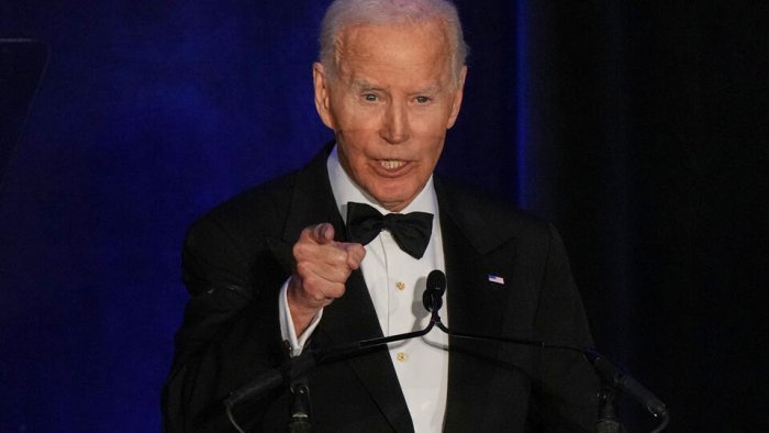 Байден Чарли Кирк ўлдирилганидан кейин АҚШда зўравонликни тўхтатишга чақирди