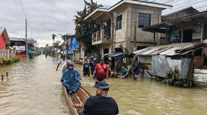 “Фунг-Вонг” тайфуни сабабли қарийб бир млн киши хавфсиз жойларга кўчишга мажбур бўлди