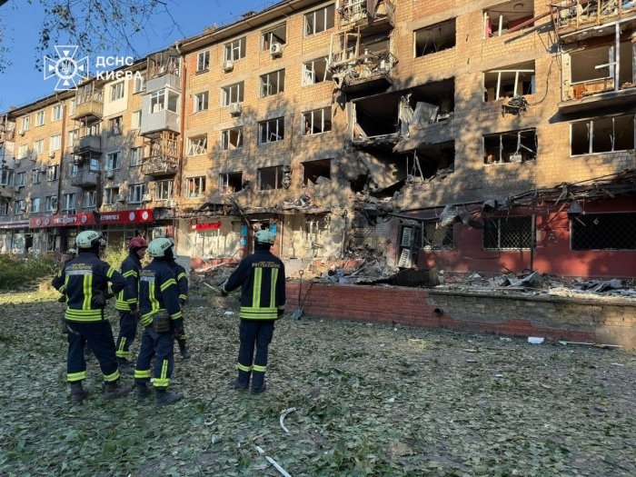 Россия Киевга кенг кўламли зарбалар йўллади. 20 дан ортиқ киши яраланган Россия Киевга кенг кўламли зарбалар йўллади. 20 дан ортиқ киши яраланган