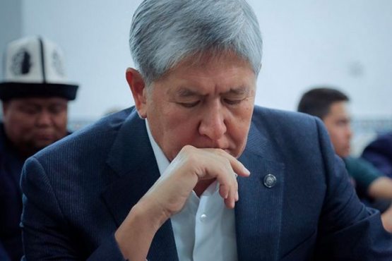 Almazbek Atambayevga nisbatan qamoqda kuch ishlatilgani aytilmoqda