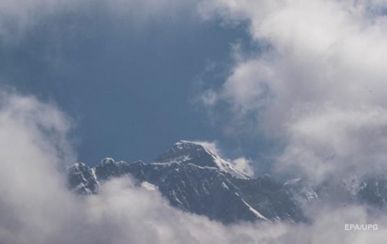 Everestga ko‘tarilish yana taqiqlandi