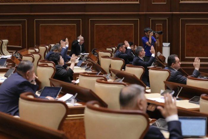Бир вақтда иккита ОТМда ўқиш имконияти юзасидан сенатор сўрови юборилди Бир вақтда иккита ОТМда ўқиш имконияти юзасидан сенатор сўрови юборилди
