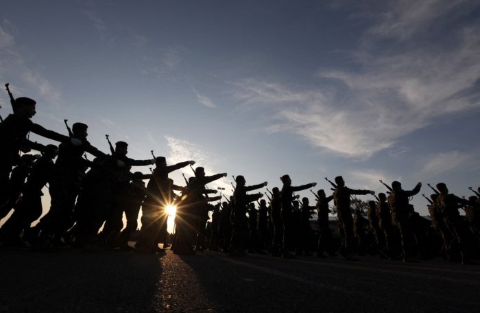 Эрон: Трамп урушдан чиқиш йўлини изламоқда