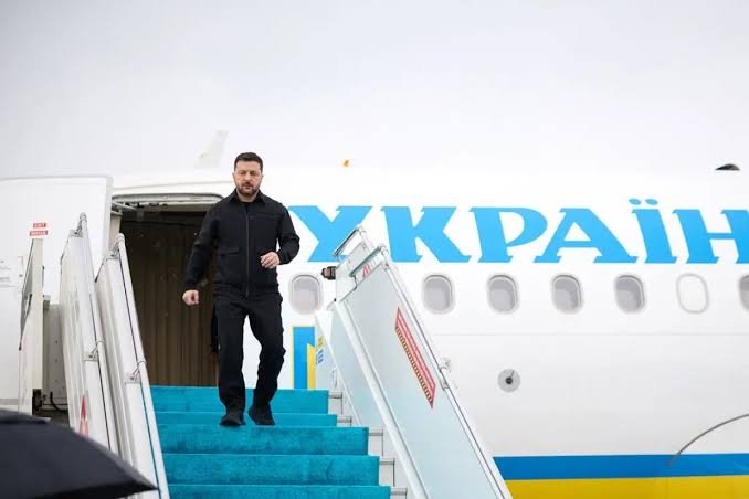 Zelenskiy Rossiya uning prezidentlik samolyotiga 2 marta hujum qilishga uringanini aytdi