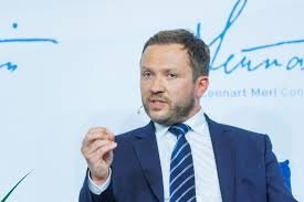 Estoniya TIV rahbari Yevropani Rossiya bilan muzokaralardan voz kechishga chaqirdi