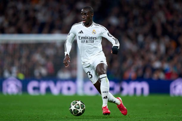 "Real" himoyachisi qoladi va asosiy tarkib uchun kurashadi