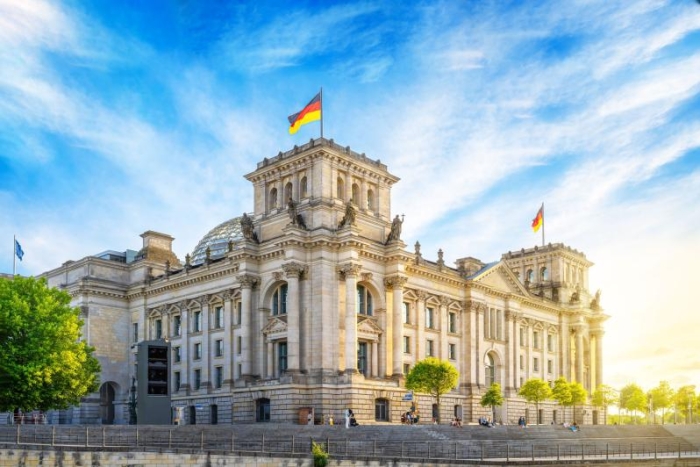 Германияда ҳукмрон коалициянинг рейтинги пасайишда давом этмоқда