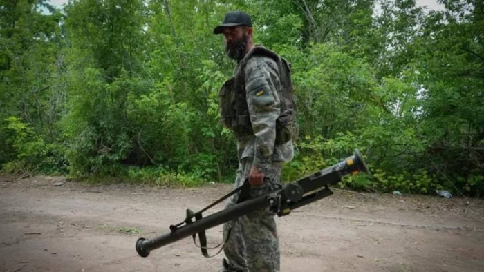 ОАВ: Пентагон Украина учун қуроллар яратиш бўйича 1,3 мингта таклиф олган