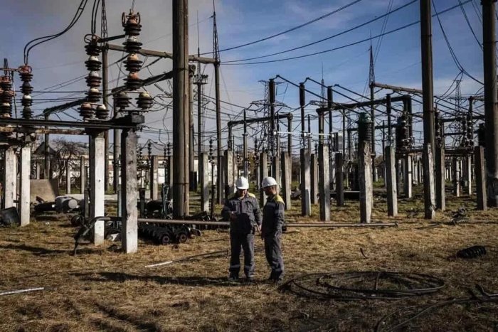Украина электр энергияси ишлаб чиқариш қувватининг ярмидан кўпини йўқотди — Kyiv Post 