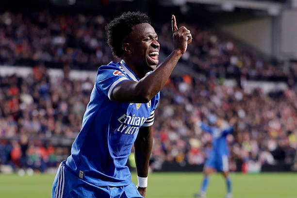 "Реал" Винисиус билан янги шартнома бўйича музокараларни тўхтатди